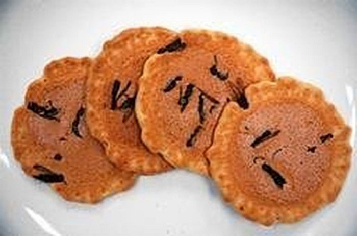 Ong bắp cày: Đây là món ăn rất phổ biến ở Nhật bản, loài ong này được ăn cùng với bánh quy. Đây cũng là món ăn nổi tiếng của người dân vùng Omachi (Nhật Bản).