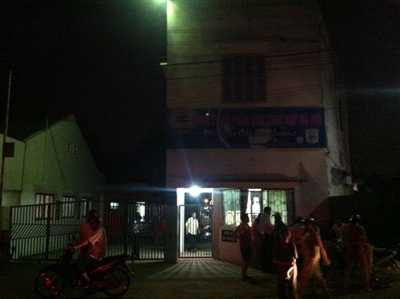 Một Phó Giám đốc treo cổ trong phòng làm việc