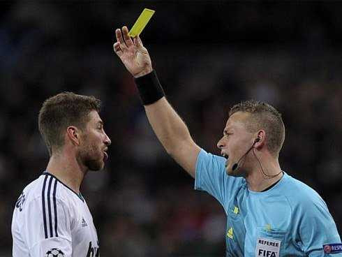 Mourinho lại truyền mật lệnh 'tẩy thẻ'?