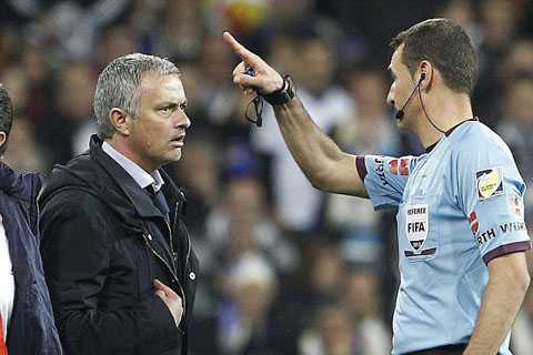 Mourinho phân trần với trọng tài