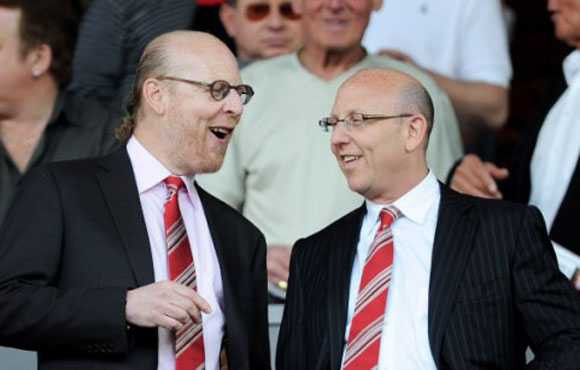 Tuy nhiên anh em nhà Glazer khẳng định không hề có ý định bán Old Trafford