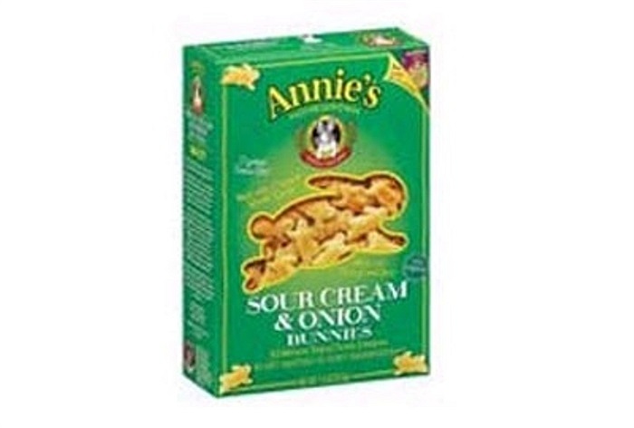 Tháng 12/2008, một khách hàng ở California phát hiện 10.000 USD trong hộp bánh vừa mua. Chủ cửa hàng bán hộp bánh cho biết: Đây là hộp bánh được một nữ khách hàng trả lại, trước khi trả bà ta đã bỏ quên 10.000 USD bên trong