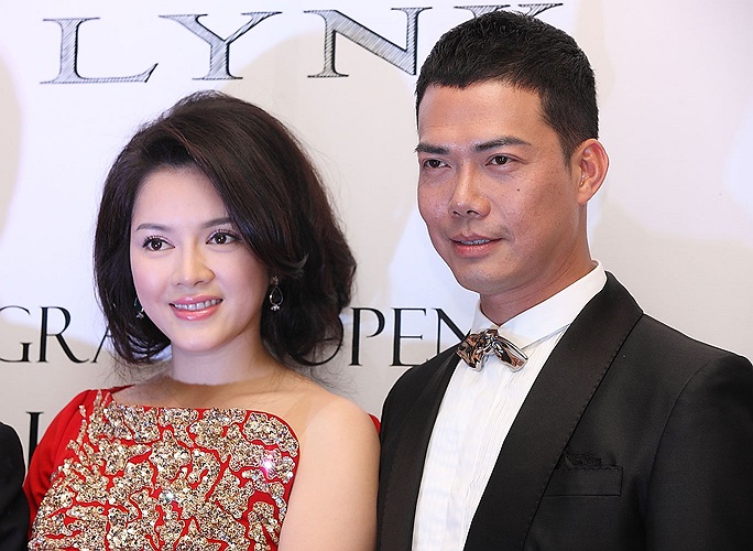 Tối qua Lý Nhã Kỳ tổ chức khai trương Trung tâm thời trang. Khách mời đặc biệt của cô là nam diễn viên đài TVB Tạ Thiên Hoa