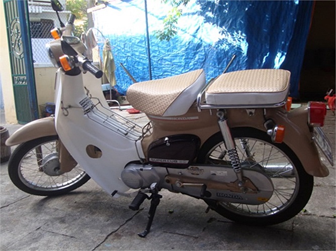 Honda Cub 81 độ màu cafe sữa ở Đà Nẵng.
