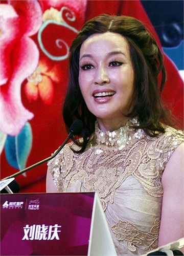 Tuy nhiên, nữ diễn viên tự tin tuyên bố: ‘Cả đời tôi chưa từng đi message chứ nói gì phẫu thuật thẩm mỹ!’