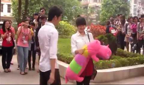 sinh viên ngoại thương tỏ tình