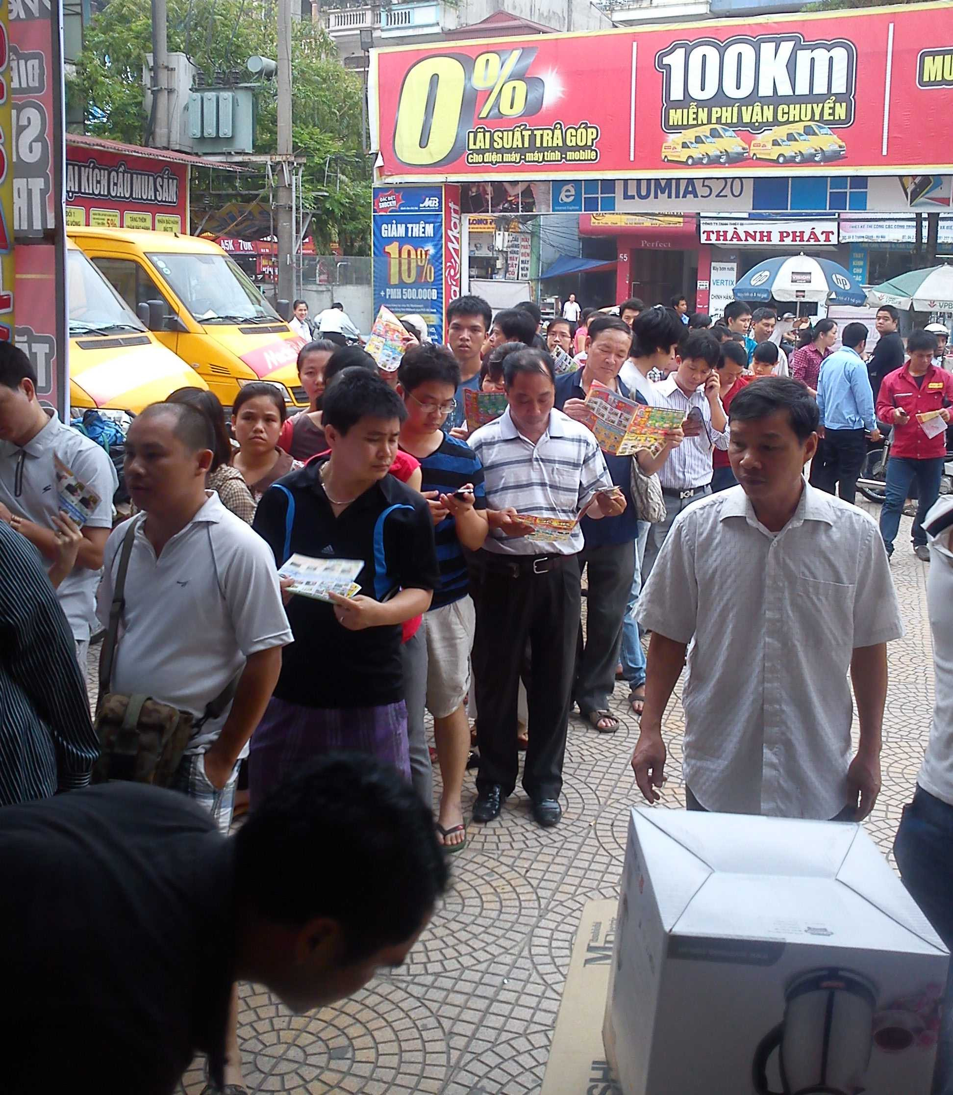 Nắng nóng kỷ lục hạ nhiệt: điều hòa vẫn cháy hàng