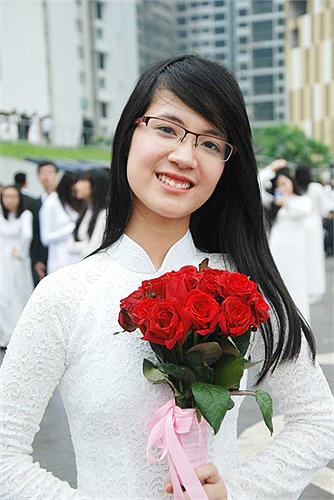 Đây cũng là ngày duy nhất trong năm, toàn bộ nữ sinh khối 12 mặc áo dài đồng phục