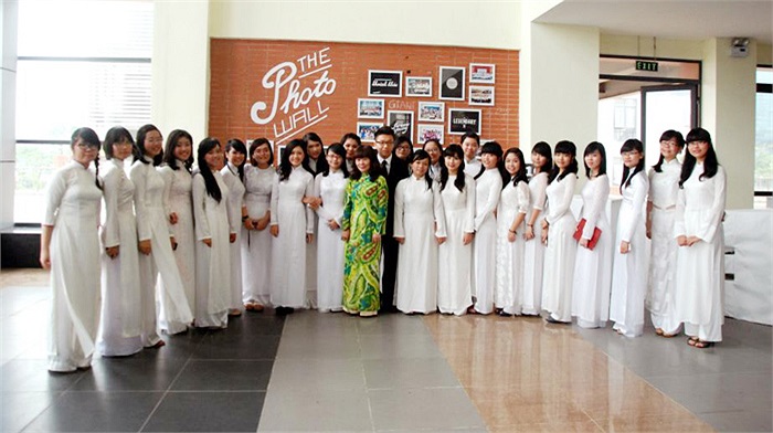 Những kỷ niệm với những giáo viên sẽ được các nữ sinh luôn trân trọng 