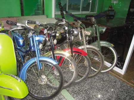 Những chiếc xe nhìn như cục sắt này có giá “bèo” nhất cũng tới vài chục triệu đồng/chiếc.