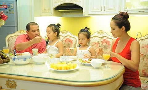 Là người hâm mộ phong cách nội thất Châu Âu nên Thúy Hạnh chọn phong cách sang trọng cổ điển này cho ngôi nhà của mình.