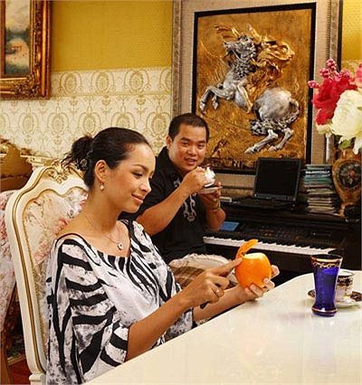 Phòng khách là nơi được Thúy Hạnh để tâm bài trí, sắp xếp kỹ lưỡng nhất.