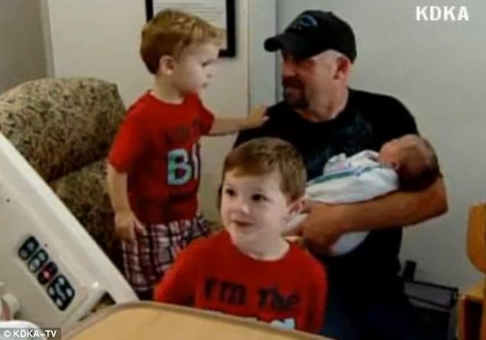 Được biết, vợ chồng cô Michelle trước đó cũng đã có 2 người con trai sinh đôi, tất cả đều nặng khi chào đời. 