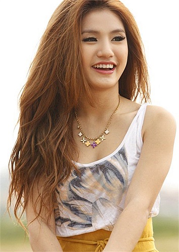 Kong Chan Sreymom là đóa hồng lạ trong dàn người đẹp Campuchia