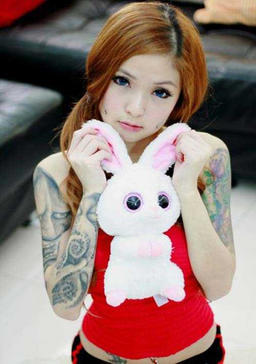 Ngắm hot girl xăm hình nổi tiếng nhất Malaysia