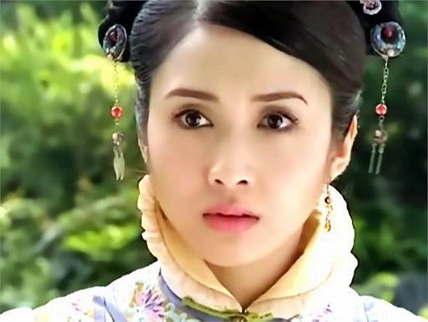 Đối với khán giả Việt Nam, vai diễn ấn tượng nhất của cô có lẽ là Ngọc Doanh trong Cuộc chiến chốn thâm cung.