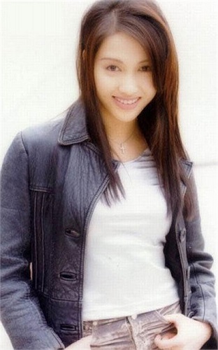 Năm 14 tuổi, Lê Tư chấp nhận thôi học để lao vào kiếm tiền phụ giúp gia đình