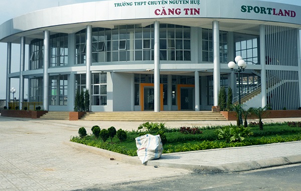 Căng tin rộng lớn và hiện đại