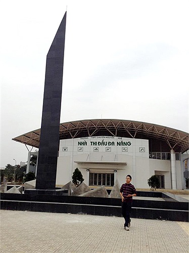 Nhà thi đấu thể thao có kiến trúc hiện đại và rộng rãi
