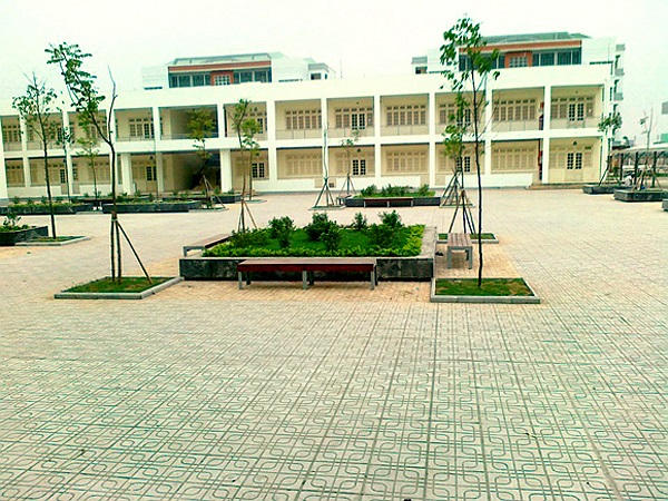 Những khoảng sân rộng rất cần thiết cho các trò chơi tập thể giữa giờ