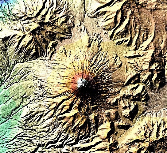 Hình ảnh tuyệt đẹp của núi lửa Cotopaxi với nhiều màu sắc từ đỏ, vàng, xanh, trắng... nằm trên dãy núi Andes của Ecuador. Kể từ năm 1738, nó 'thức giấc', phun trào dung nham hơn 50 lần