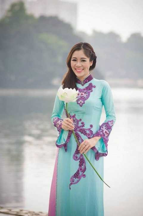 Ngắm thí sinh Ms AdAsia duyên dáng áo dài