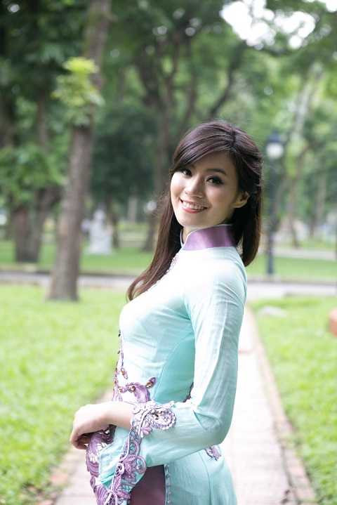 Ngắm thí sinh Ms AdAsia duyên dáng áo dài