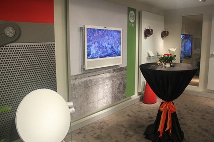 Ngoài BeoVision 11, Bang & Olufsen cũng trưng bày nhiều sản phẩm mới của hãng tại showroom ở Hà Nội. 