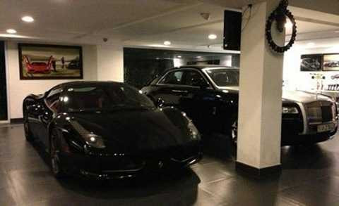 Cường Đôla khoe xe cặp với Hồ Ngọc Hà trên trang cá nhân.