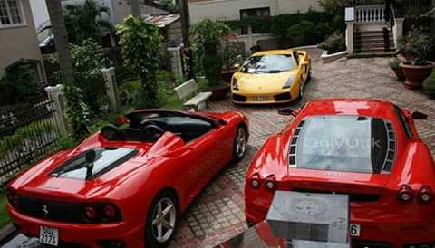 Một góc gara nhà Cường