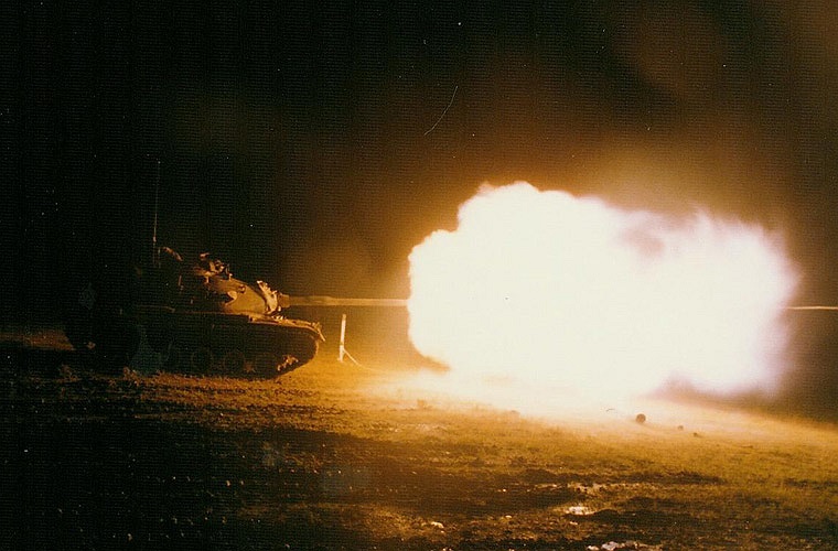 Sức mạnh của M48 Patton được đánh giá là tương đương với xe tăng T-54/55 của Liên Xô. M48 được trang bị pháo chính cỡ 90mm T54 và xe bọc giáp dày tới 120mm. 