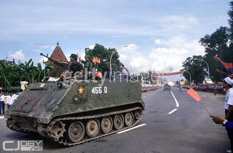 Xe bọc thép chở quân M113 cũng là loại vũ khí lục quân ta thu được rất nhiều (có nguồn cho rằng khoảng 500 chiếc). Đây là loại xe được đánh giá cao về tính cơ động, khả năng lội nước, chở quân, yểm trợ hỏa lực.