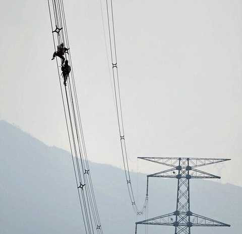 công nhân điện cao thế