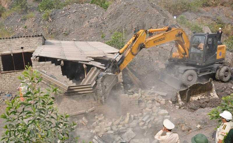 chủ mỏ than, thổ phỉ, giết người, tiền tỷ