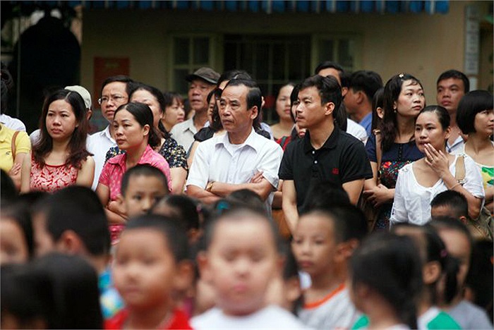 Phụ huynh cũng tỏ ra khó lo lắng.