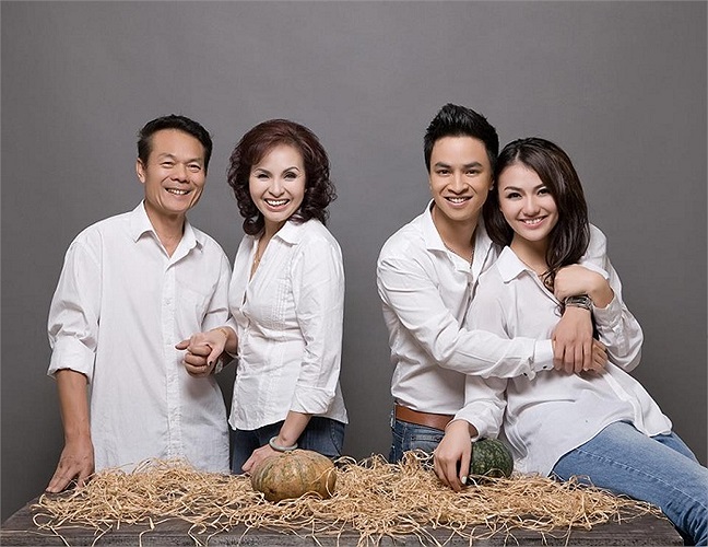 Một bức ảnh cũ, nhưng rất ý nghĩa và đẹp và Hồng Quế: bức ảnh cả gia đình.