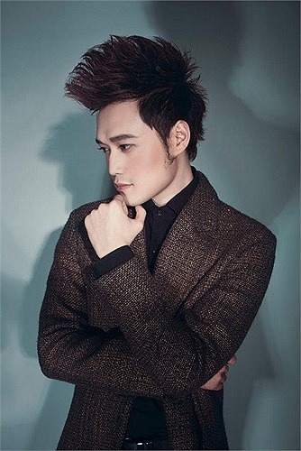 Nổi tiếng khá lâu, vẫn giữ vẻ ngoài trẻ trung như ngày nào, nhưng dường như Quang Vinh 'ngủ đông' hơi lâu và kỹ.