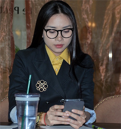 Chiều 11/7, Ngô Thanh Vân tổ chức buổi họp báo chia sẻ thông tin thành viên Tronie của nhóm 365 mà cô quản lý chính thức rời nhóm.