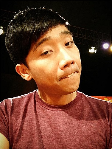 MC Trấn Thành nhí nhố miêu tả tâm gương mặt lờ đờ vì thiếu ngủ của mình.