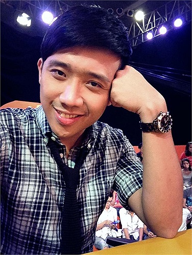 Còn bình thường anh chàng rất đẹp trai và nghiêm túc.