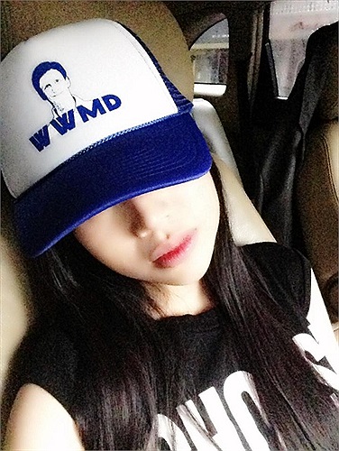 Elly Trần lộ rõ vẻ mệt mỏi, có lẽ do lịch làm việc và khối lượng công việc khiến người đẹp 'vật vờ'.