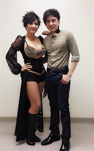 Trizzie Phương Trinh, vợ Bằng Kiều sexy nóng bỏng trước khi lên sân khấu. 