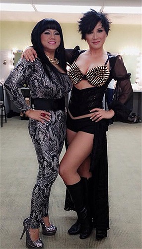 Trizzie Phương Trinh diện trang phục rất táo bạo.