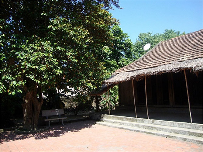 Lúc ngôi nhà được phục dựng, địa phương muốn dùng gỗ lim, nhưng Đại tướng nhất định nói 'không', mà chỉ đồng ý làm bằng gỗ vườn ở địa phương 