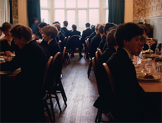 Trường tuyển các nam sinh trong độ tuổi từ 13-18. Cách giảng dạy của trường là để học trò được nói lên ý kiến riêng của mình ở một mức độ nhất định. Các bạn trẻ cần phải có tư duy độc lập để sớm ý thức được vai trò lãnh đạo.