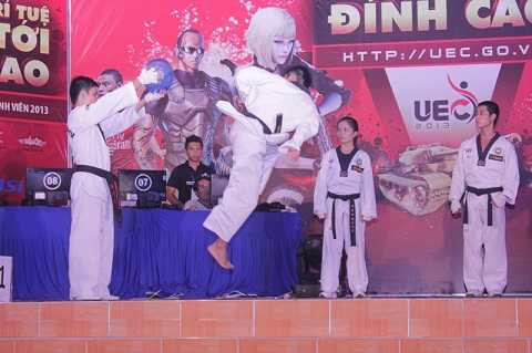 “Ngộp thở” cảm xúc đêm Gala trao giải eSports sinh viên