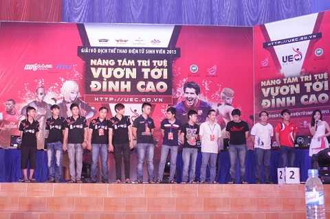 “Ngộp thở” cảm xúc đêm Gala trao giải eSports sinh viên