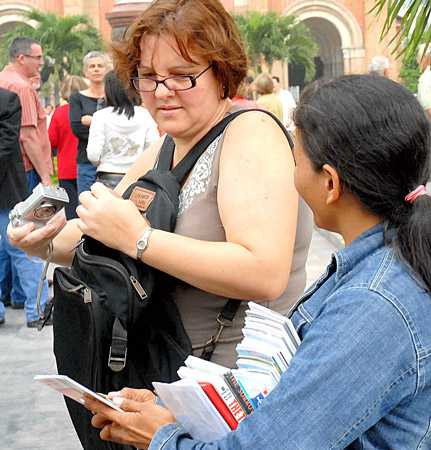 chèo kéo du khách