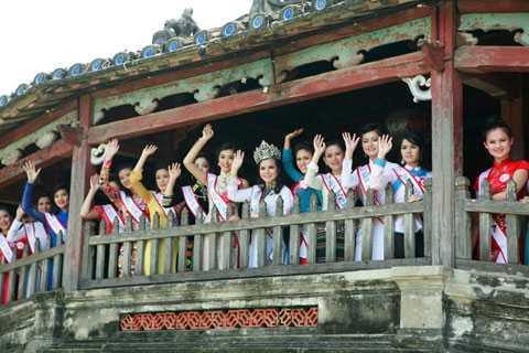 hoa hậu các dân tộc 2013