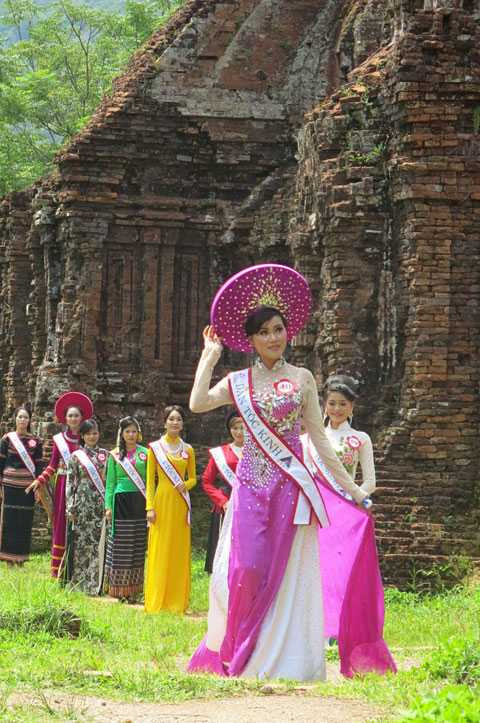 hoa hậu các dân tộc 2013